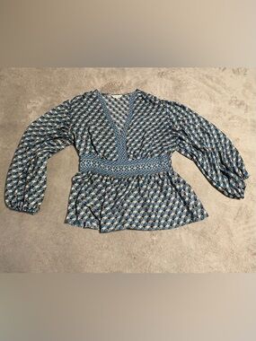 Max Studio Blue Geometric V-Neck Smocked Peplum Blouse